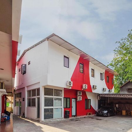 Super Oyo 866 Idola Residence Джакарта Екстер'єр фото