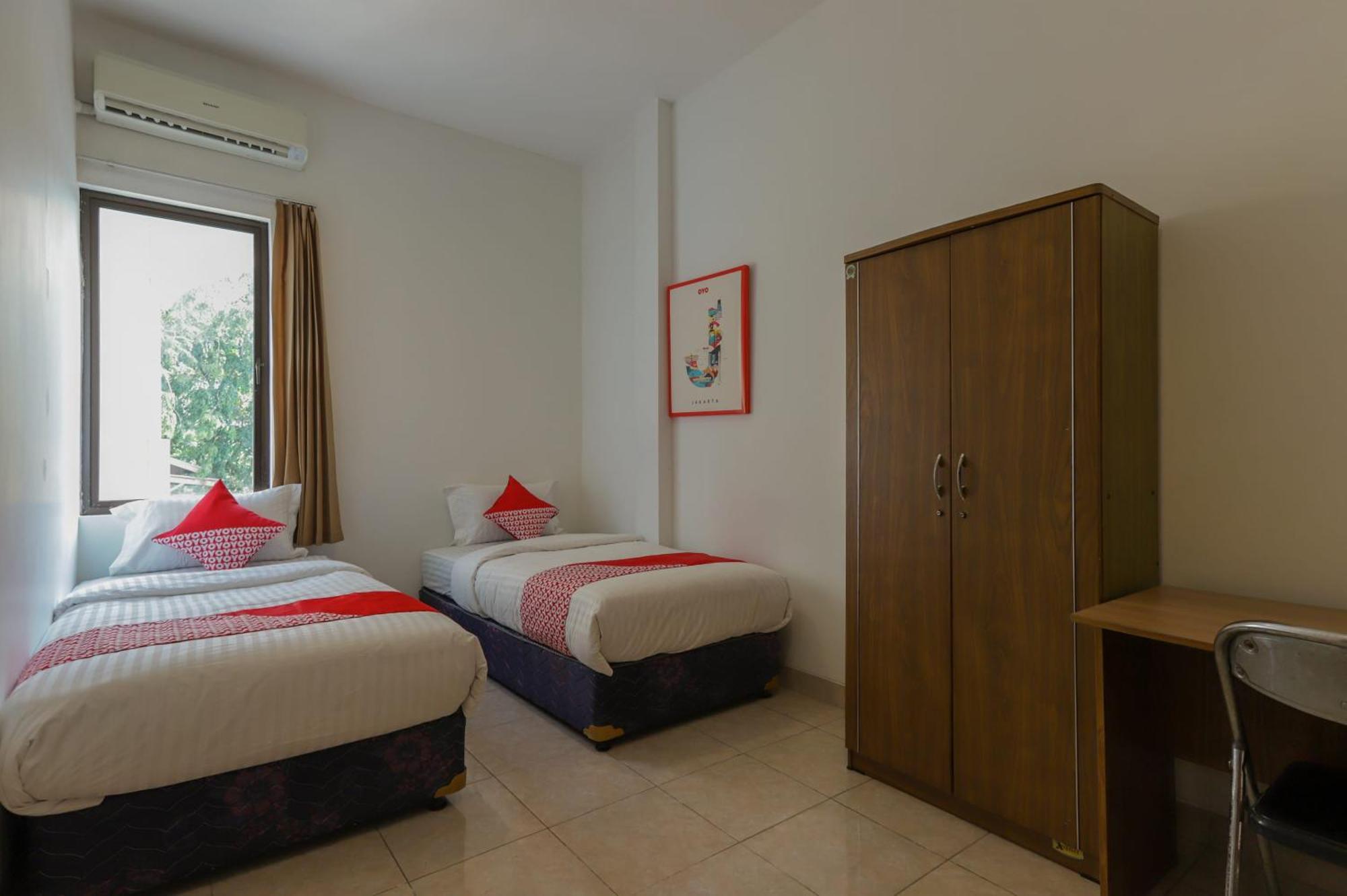 Super Oyo 866 Idola Residence Джакарта Екстер'єр фото