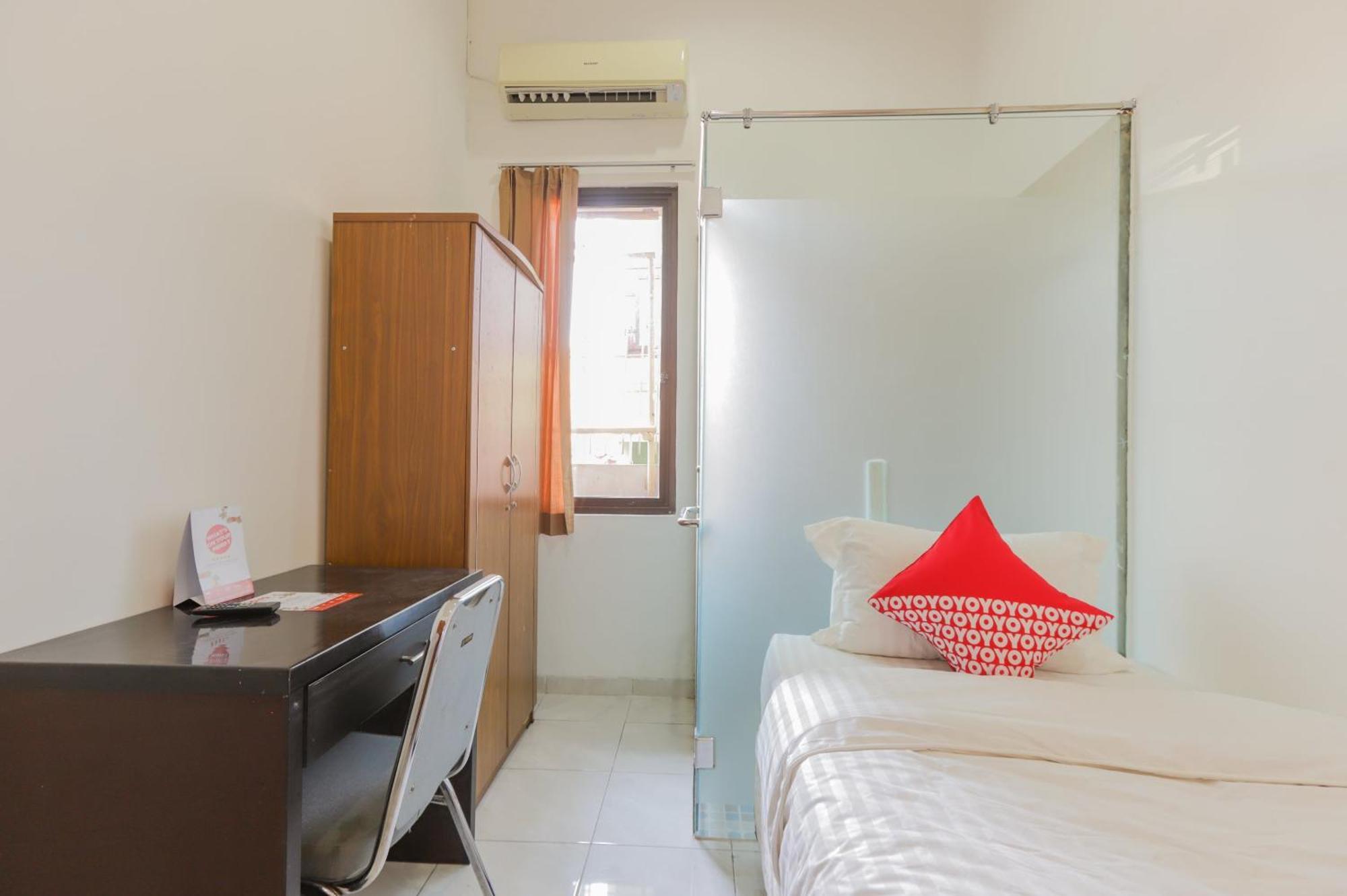 Super Oyo 866 Idola Residence Джакарта Екстер'єр фото