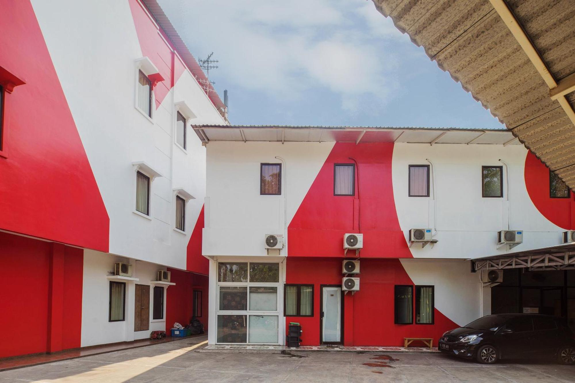 Super Oyo 866 Idola Residence Джакарта Екстер'єр фото